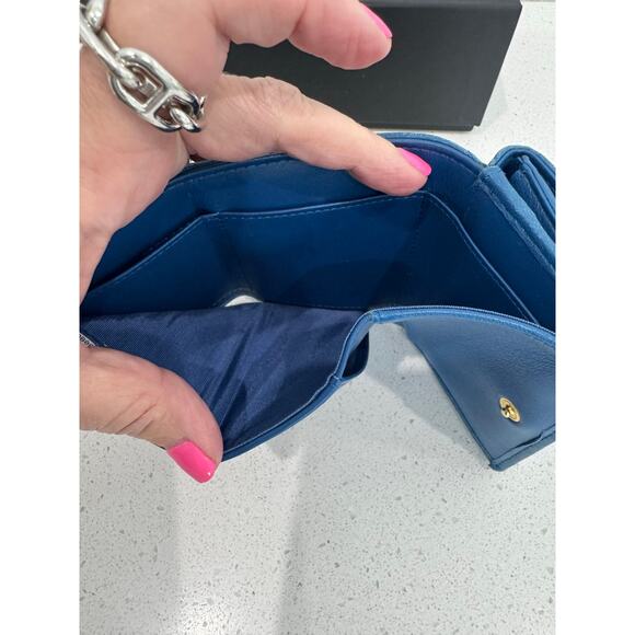 Chanel Quilted Blue Mini Wallet (CC Logo / Turn-Lock) - Picture 3 of 12
